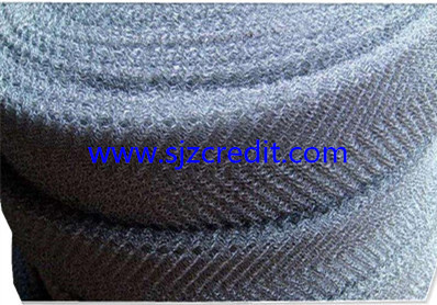 Knitted wire mesh